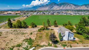 Aerial view with a mountain view