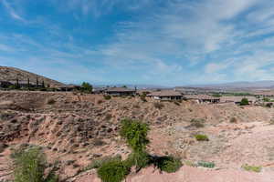 View of mountain feature