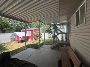 covered patio/shed