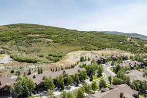 Aerial view with a mountain view