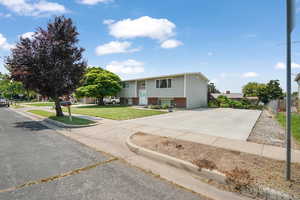 View of Front & Driveway/RV Parking