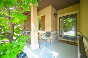 BEAUTIFUL FRONT PORCH!