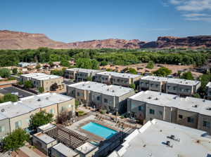 Birds eye view of property featuring a mountain view