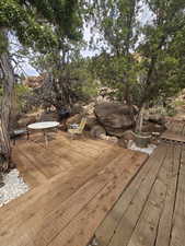 Nice Porch/BBQ Area to Hangout!