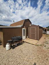 Preppers Cabin w/shed in back for storage!