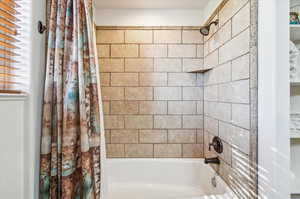 Bathroom in the 2nd master suite upstairs