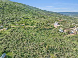 Aerial view with a mountain view