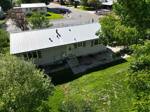 Bird's eye view back of home