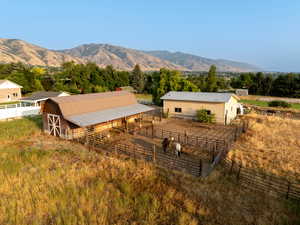 Barn/corrals