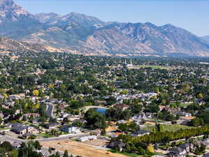 Drone / aerial view featuring a mountain view