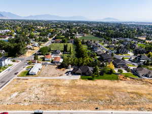 Aerial view with a mountain view