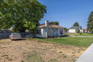 View of front of home with a front lawn