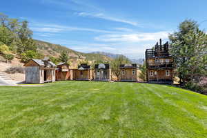 View of yard featuring a mountain view