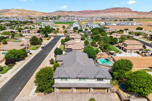 Aerial view with a mountain view