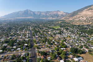 Drone / aerial view featuring a mountain view