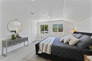 Master bedroom 3 Level 3 Ensuite and walk in closet Mountain Views 1/1