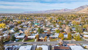 Bird's eye view with a mountain view