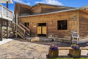 'Wild West' Styled Accessory Building. Can accommodate up to 40 people, making it an ideal venue for hosting fun parties and events for friends and family