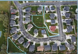 Outlined HOA Common areas.