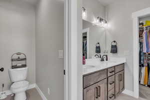 Dual Sinks/Water Closet