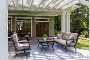 Covered back patio w/ceiling fans