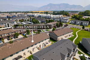 Aerial view with a mountain view