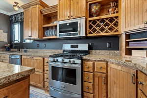 Appliances & Custom Cabinetry