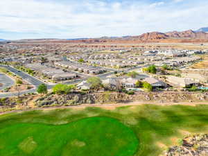 Birds eye view of property featuring a mountain view