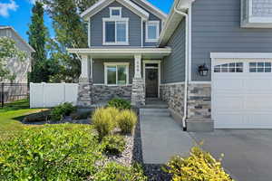 View of front of house featuring a garage