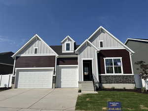 View of front of house featuring a front lawn