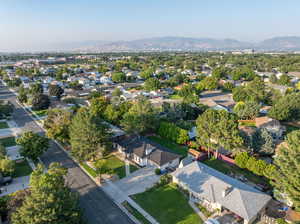 Bird's eye view featuring a mountain view