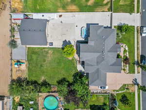 Birds eye view of property