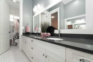 "Jack and Jill" BathroomSeparate Tub & Toilet Space