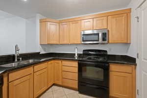 Convenient design w/ Granite counter tops