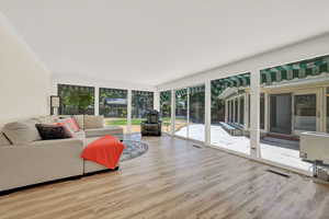 Photo 6 of 644  BEECHER AVE