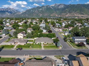 Bird's eye view with a mountain view