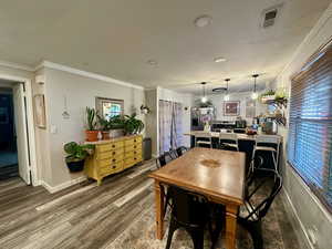 open floor plan /dinning area