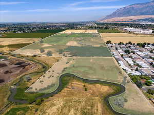 Bird's eye view featuring a mountain view