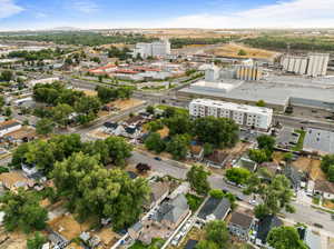 Aerial view showing proximity to freeway