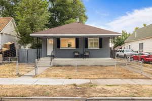 Bungalow with a porch