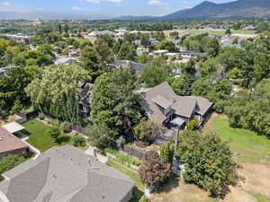 Bird's eye view with a mountain view