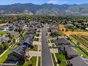 Aerial view with a mountain view