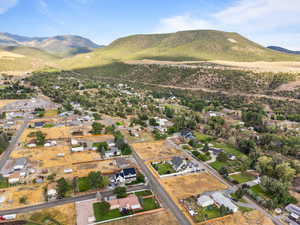 Bird's eye view with a mountain view