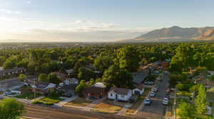 Drone / aerial view featuring a mountain view