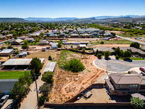 Drone / aerial view featuring a mountain view