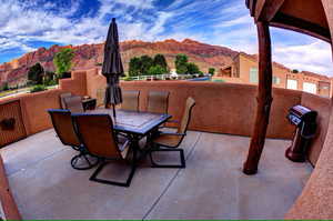 Patio with stunning views of Moab Rim