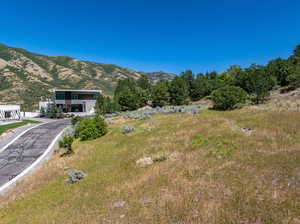 View of yard featuring a mountain view