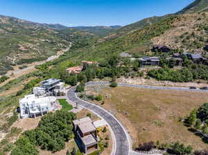 Bird's eye view with a mountain view