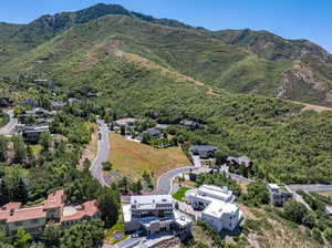 Drone / aerial view featuring a mountain view