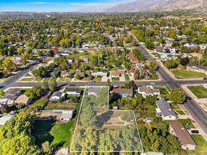 Drone / aerial view featuring a mountain view